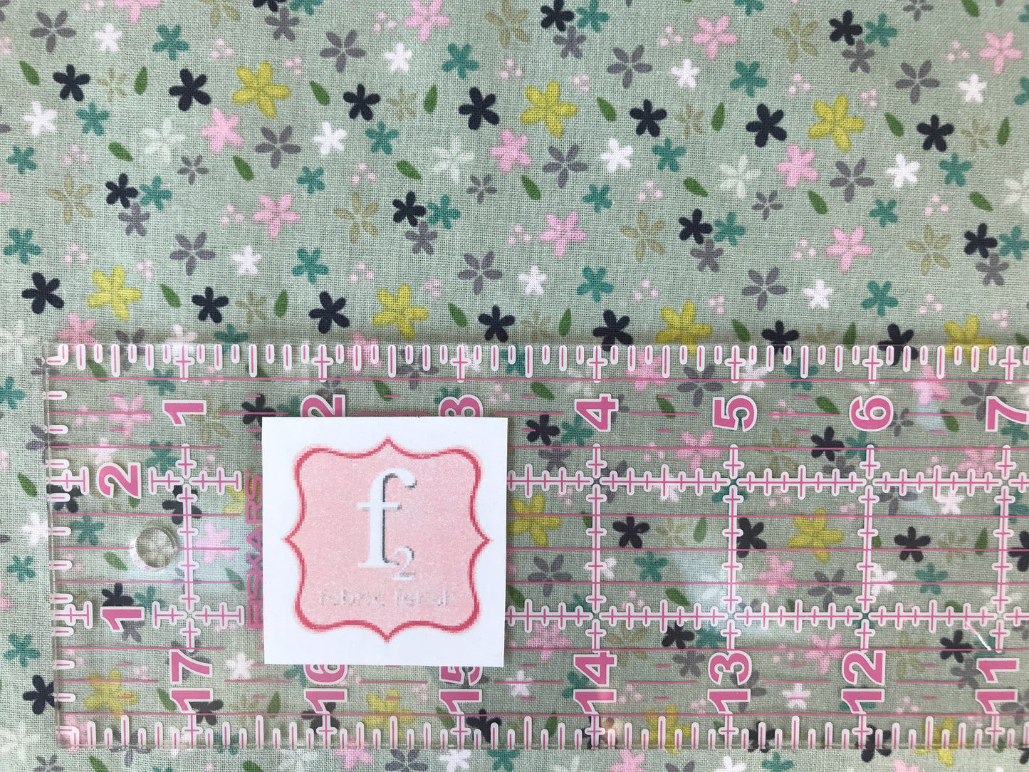 riley blake fabric christopher thompson mary elizabeth daisies grey quilters cotton Fabric Fetish