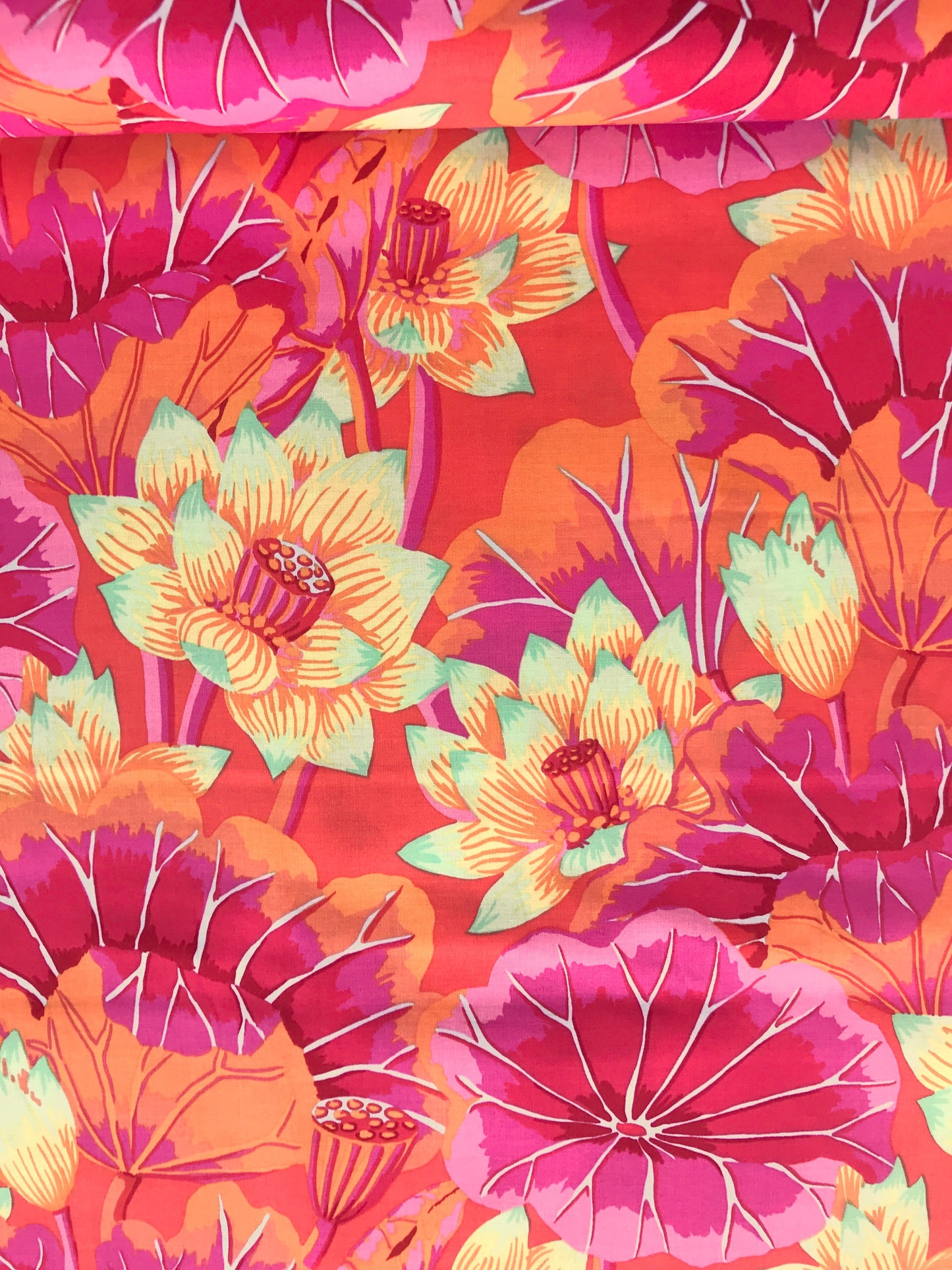 freespirit fall 2020 kaffe fassett collective dancing dahlias blue Fabric Fetish