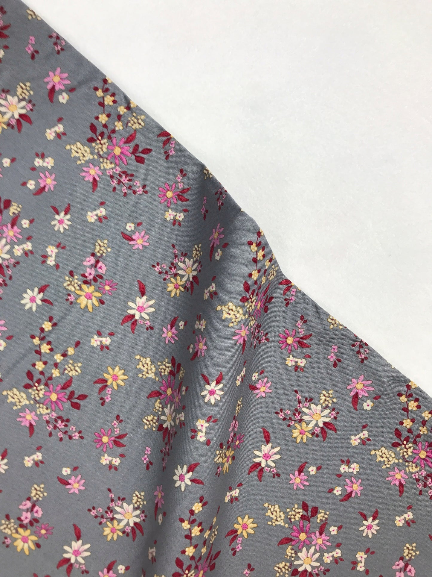tilda fabrics chic escape daisyfield grey Fabric Fetish