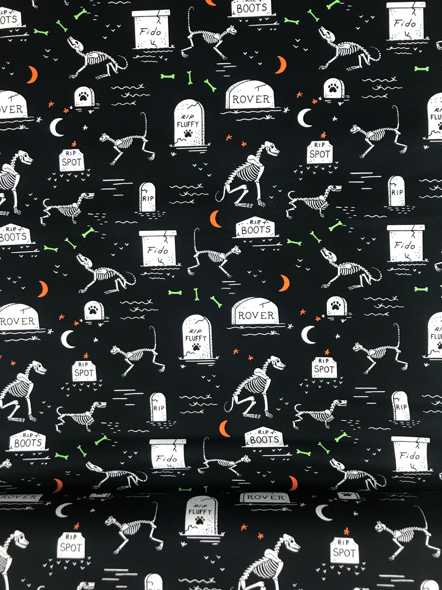 freespirit scaredy cat rachel hauer pet cemetery black quilters cotton Fabric Fetish