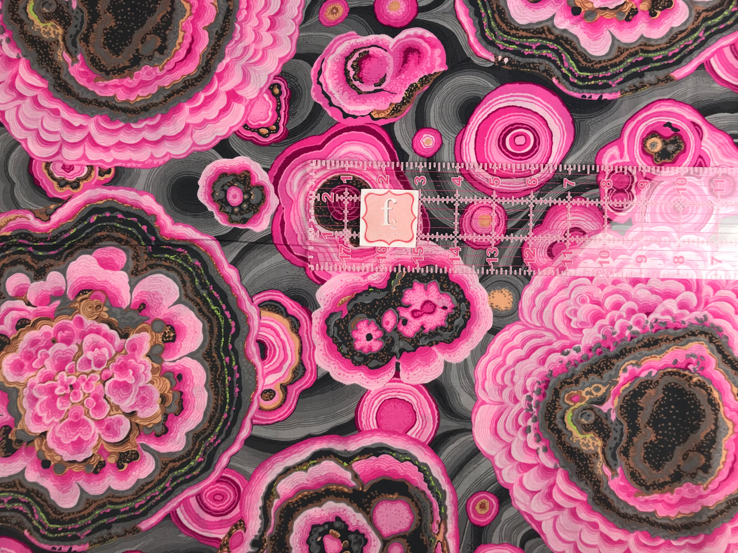 freespirit philip jacobs kaffe fassett fall 2020 agate pink Fabric Fetish