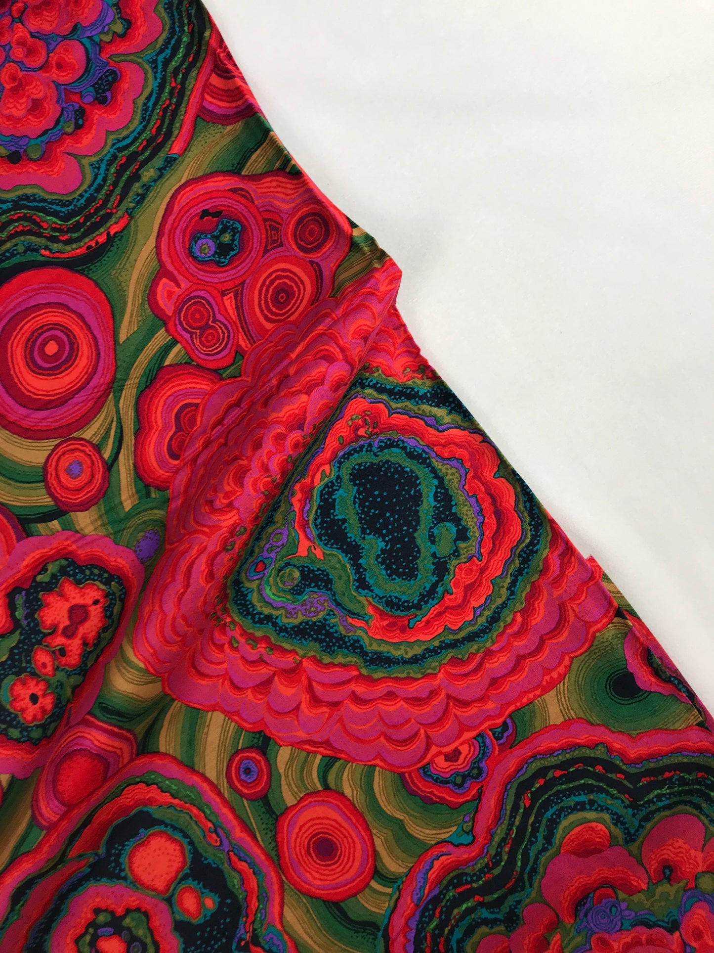 freespirit philip jacobs kaffe fassett fall 2020 agate red Fabric Fetish