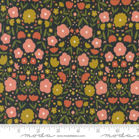 Peppy Petals Ebony - Imaginary Flowers - Gingiber - Moda